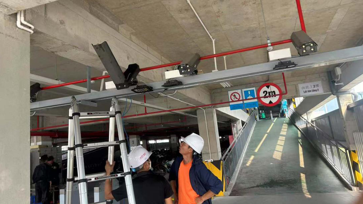 60 カ所の出入口を持つ大規模工場(Viet Nam)